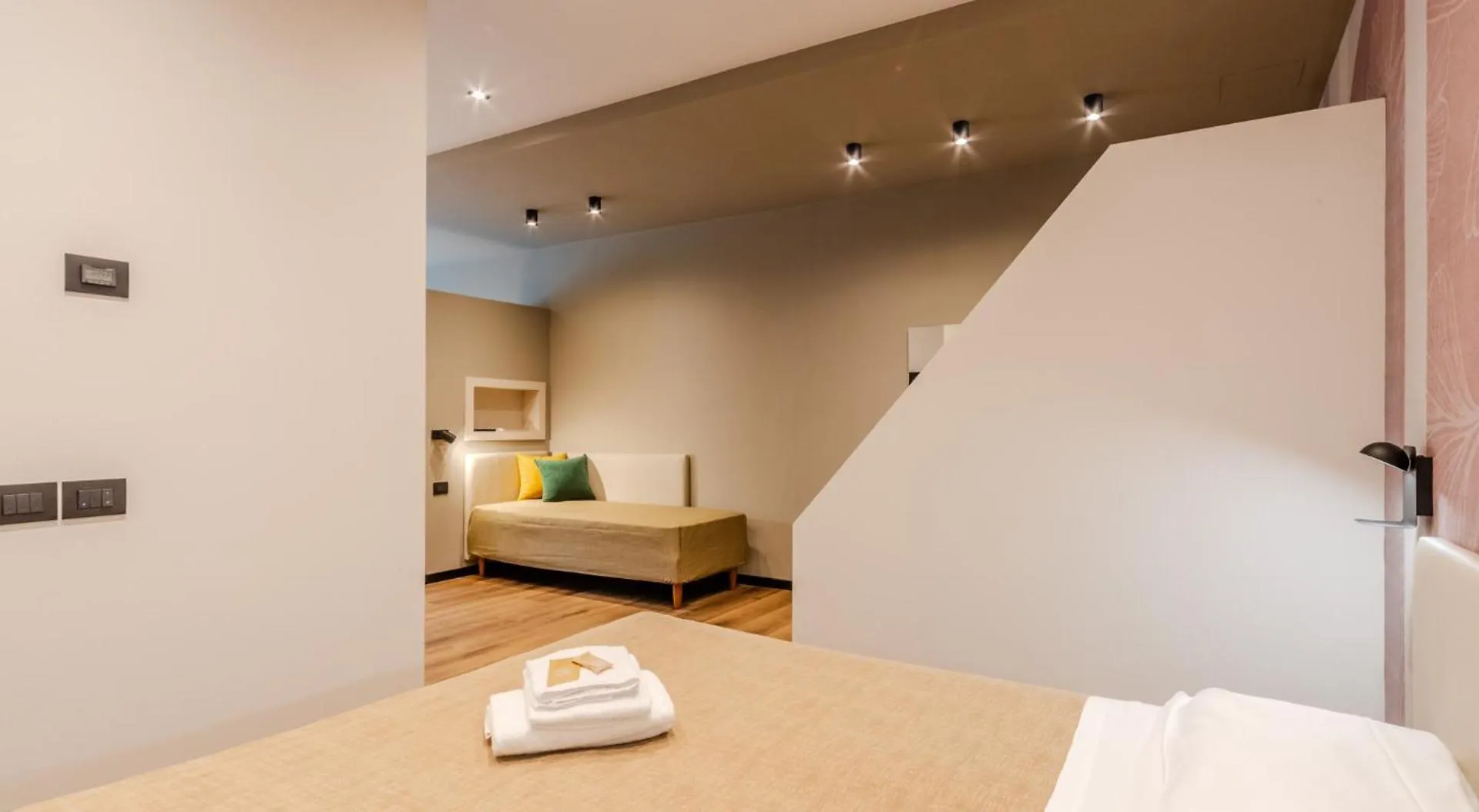 ***  Aparthotel Casa Temporanea Bologna Italia